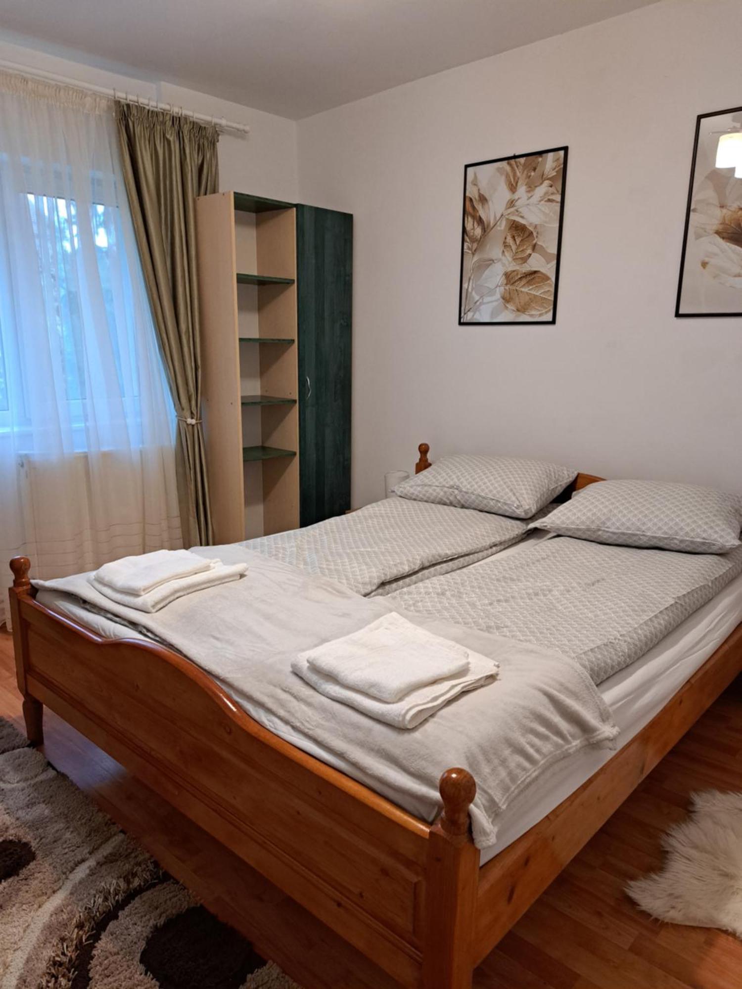 Deny Apartman Sfântu-Gheorghe Exteriör bild