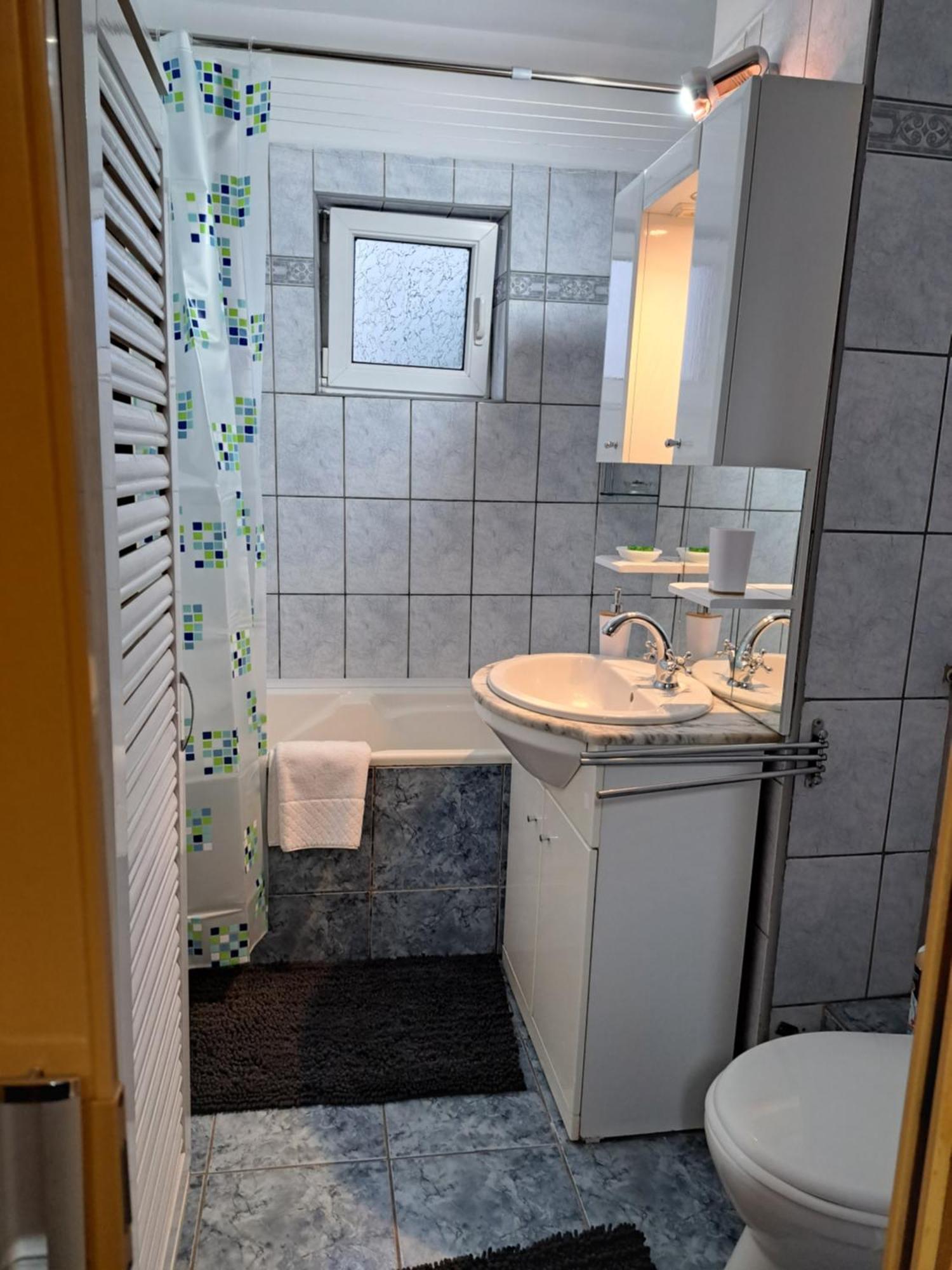 Deny Apartman Sfântu-Gheorghe Exteriör bild